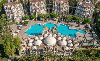 Kamelya Collection Selin