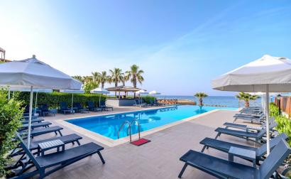 Hotel Adora Calma Beach