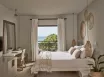 Hotel The Bay & Suites