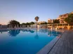 Hotel The Bay & Suites